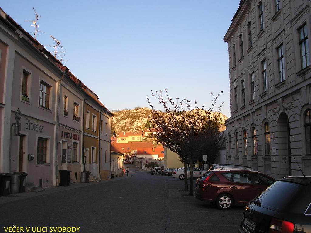 Penzion U Žabáka Mikulov Exterior foto